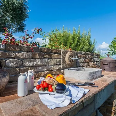 Casa Lucia 6 Holiday home Fratte Rosa